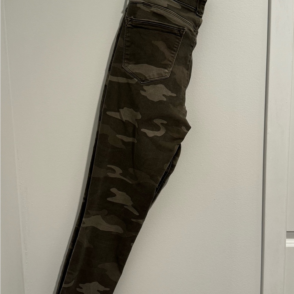 Wit & Wisdom Camouflage Pants Sz 10